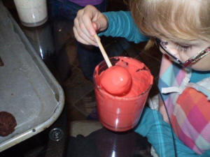 Cake Pops: Dip in melted chocolate or icing.
