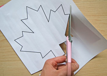 paper strip maple leaf craft