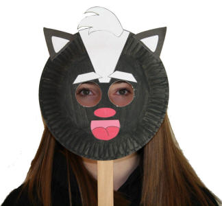 Paper Plate Skunk Craft