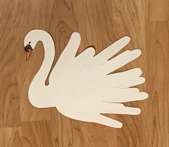 Make tail with handprints