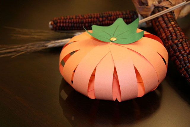Thanksgiving Paper Strip Pumpkin: Finished Craft