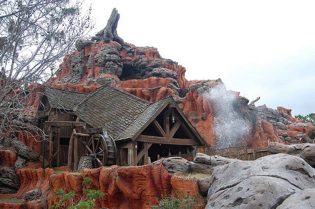 Travel Expectations: splash mountain