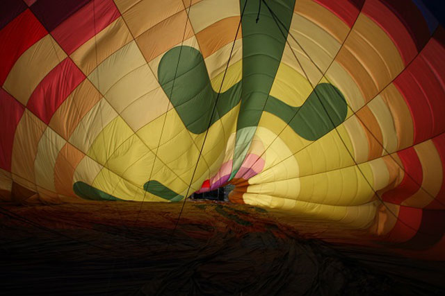 Hot Air Ballooning in Arizona: inflating
