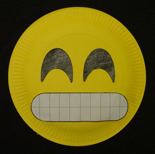 emoji paper plate craft: grinning