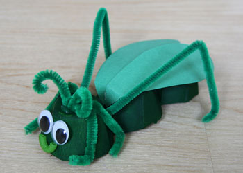photo of the finished egg carton bug