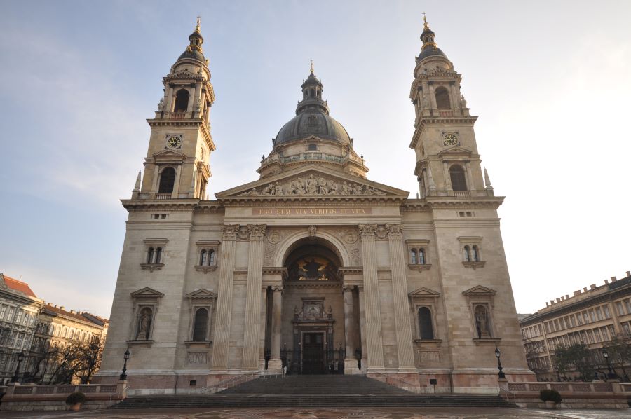 image of a spectacular view of the famous and prominent Saint Stephen's Basilica in Budapest, Hungary